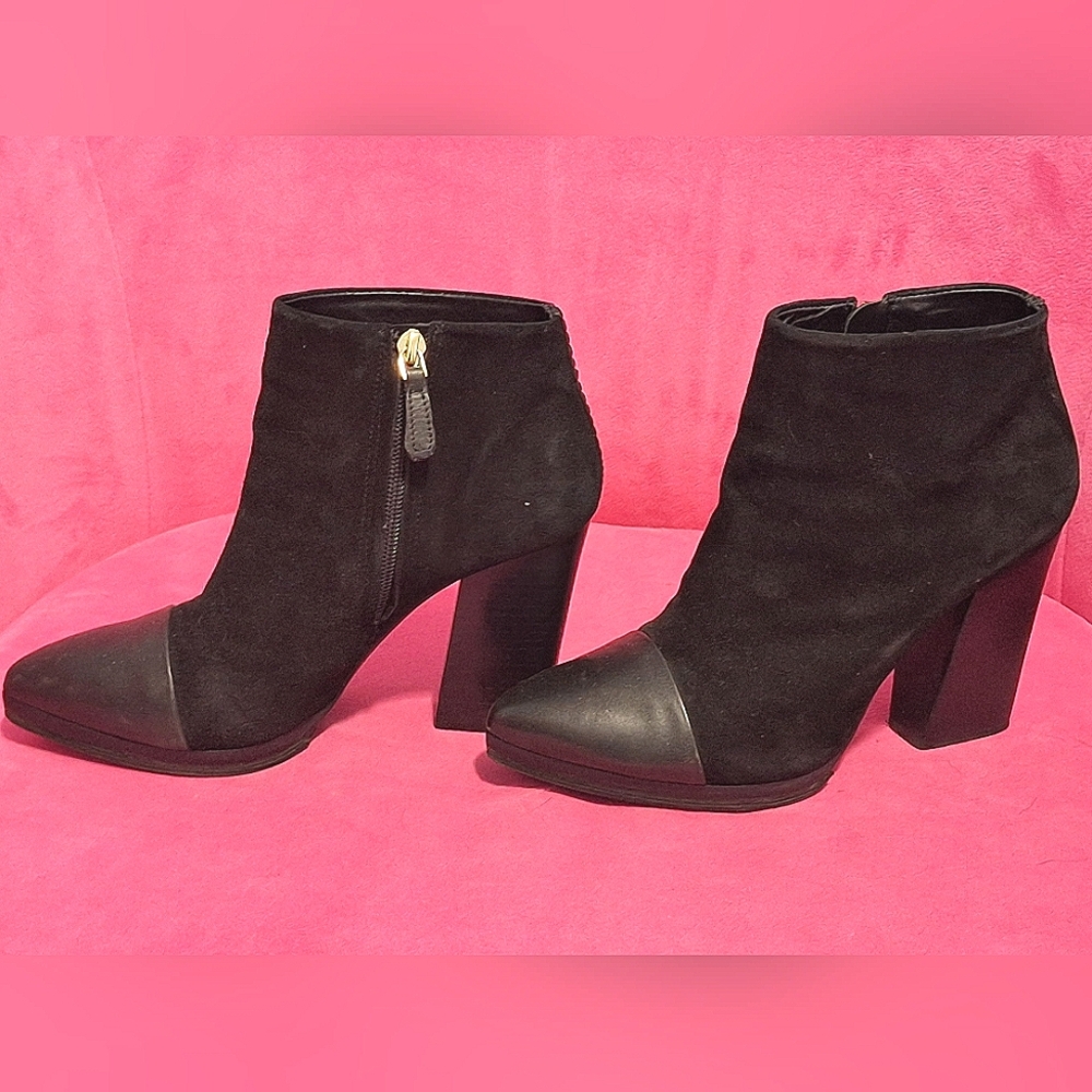 TORY BURCH | Suede Booties